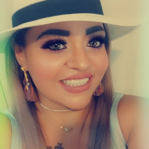 Meet your Posher, Monse - Picture 3 of 4